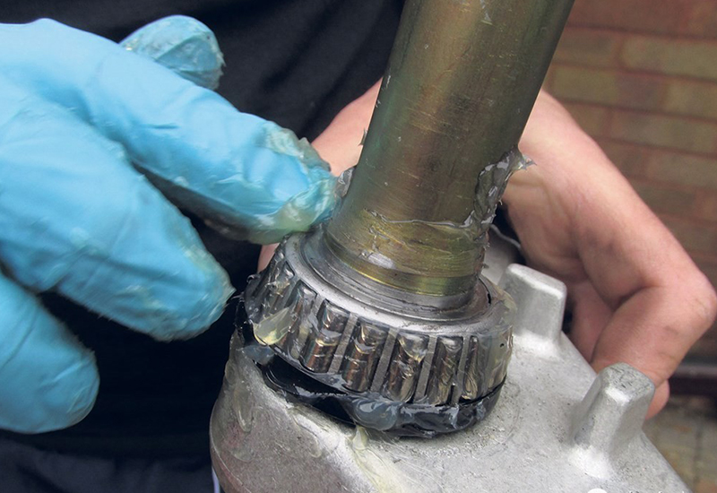 The maintenance of bearings should avoid these pits