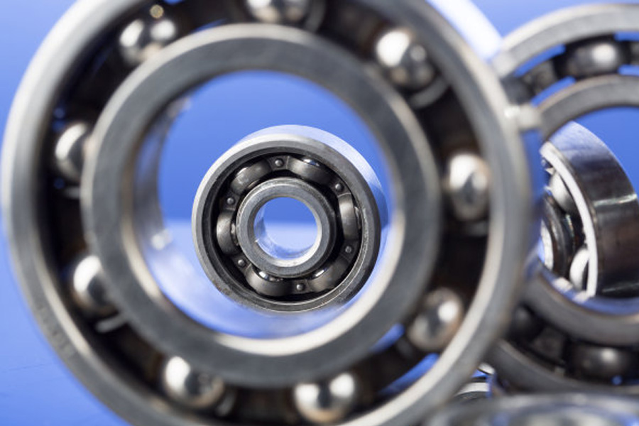 The relationship between the nature of bearing load and bearing fitting method